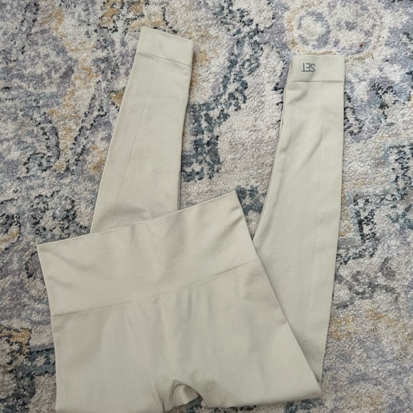 SET ACTIVE Pants - cream SET ACTIVE leggings